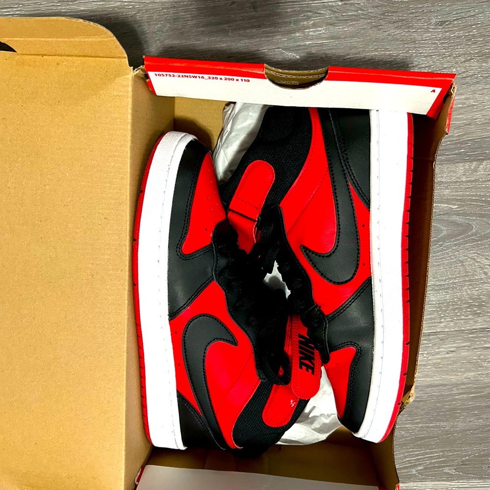 Woman Nike high top Sneakers